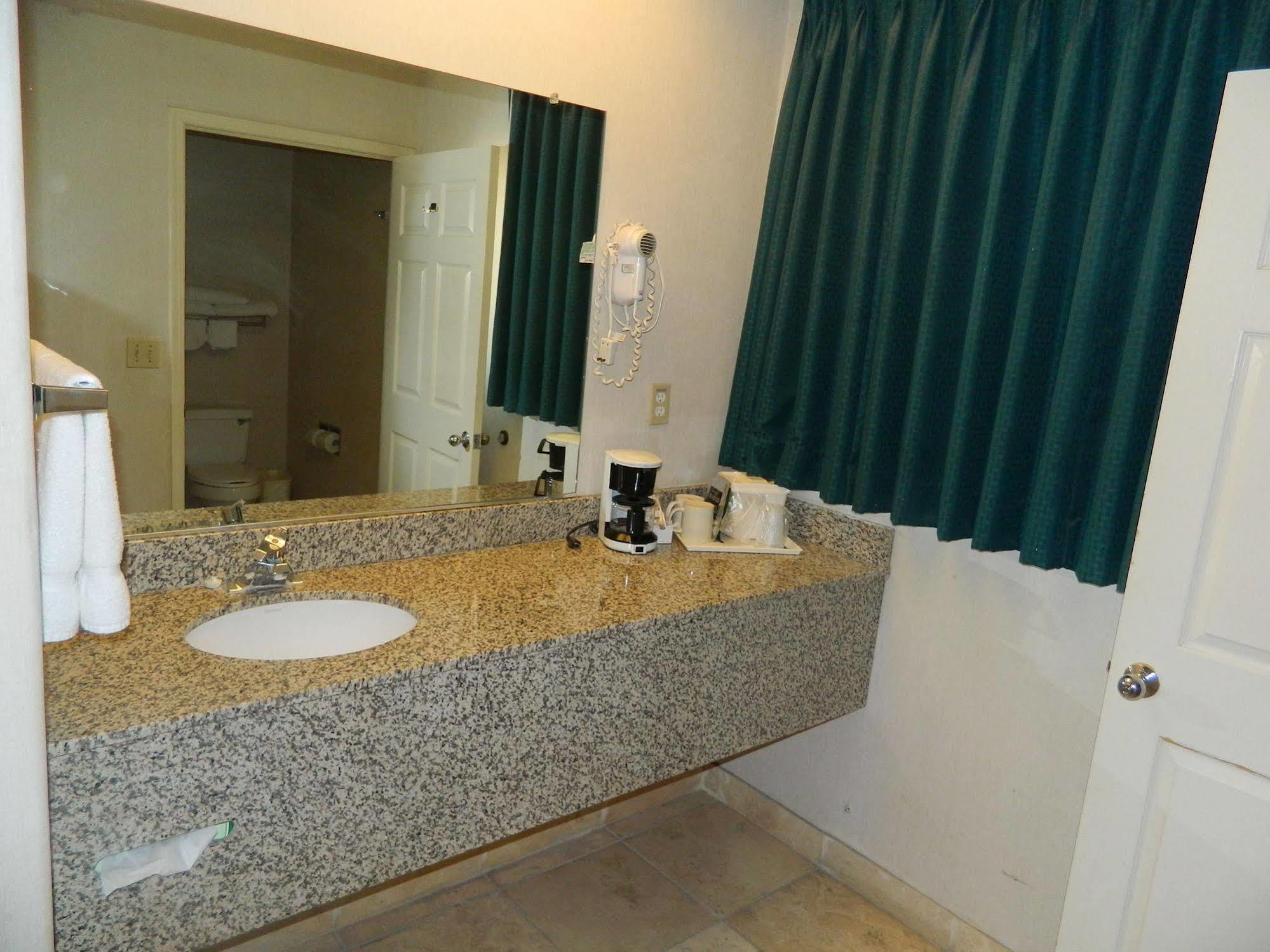 Capital Suites 布莱斯 外观 照片