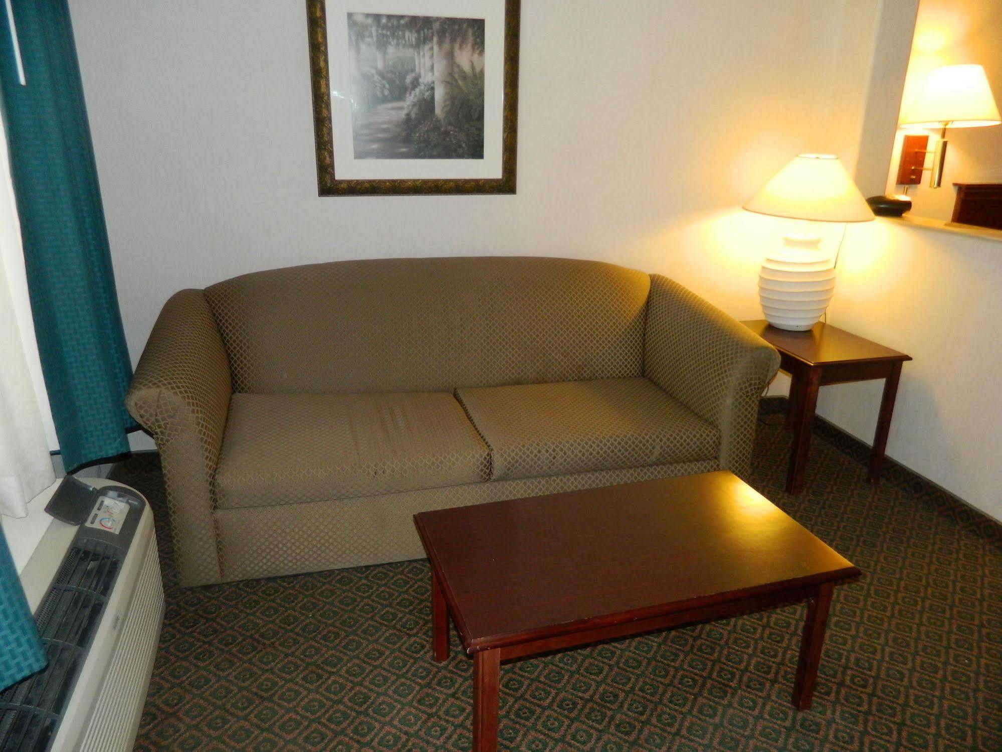 Capital Suites 布莱斯 外观 照片